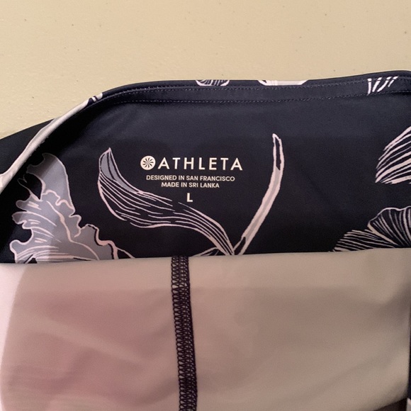 Athleta skort Size Large for tennis/pickle ball or golf. Easy care. EUC - Picture 6 of 8